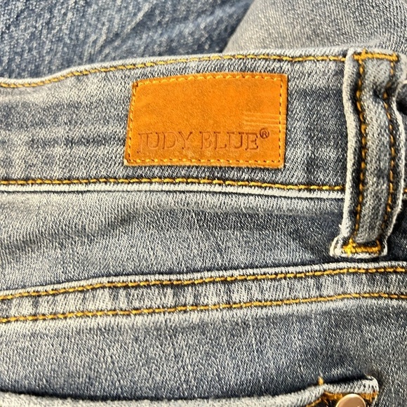 JUDY BLUE High Rise Clean Relaxed Fit Cropped Jeans Whiskering Stretch VGC 5/27 - Picture 4 of 7